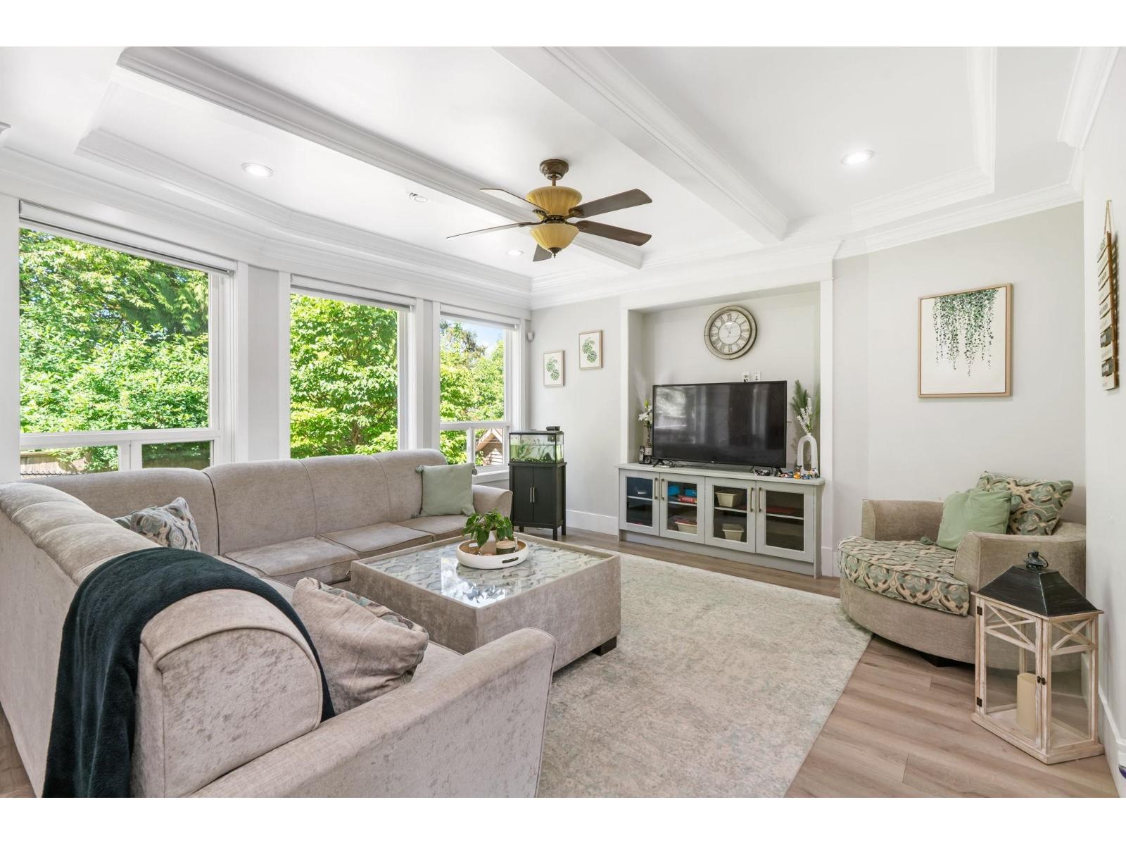 6287 148a Street Property Photo 9