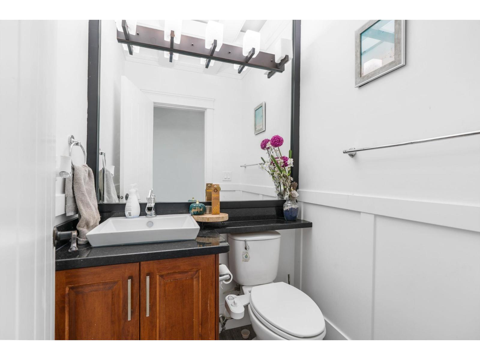 6287 148a Street Property Photo 13