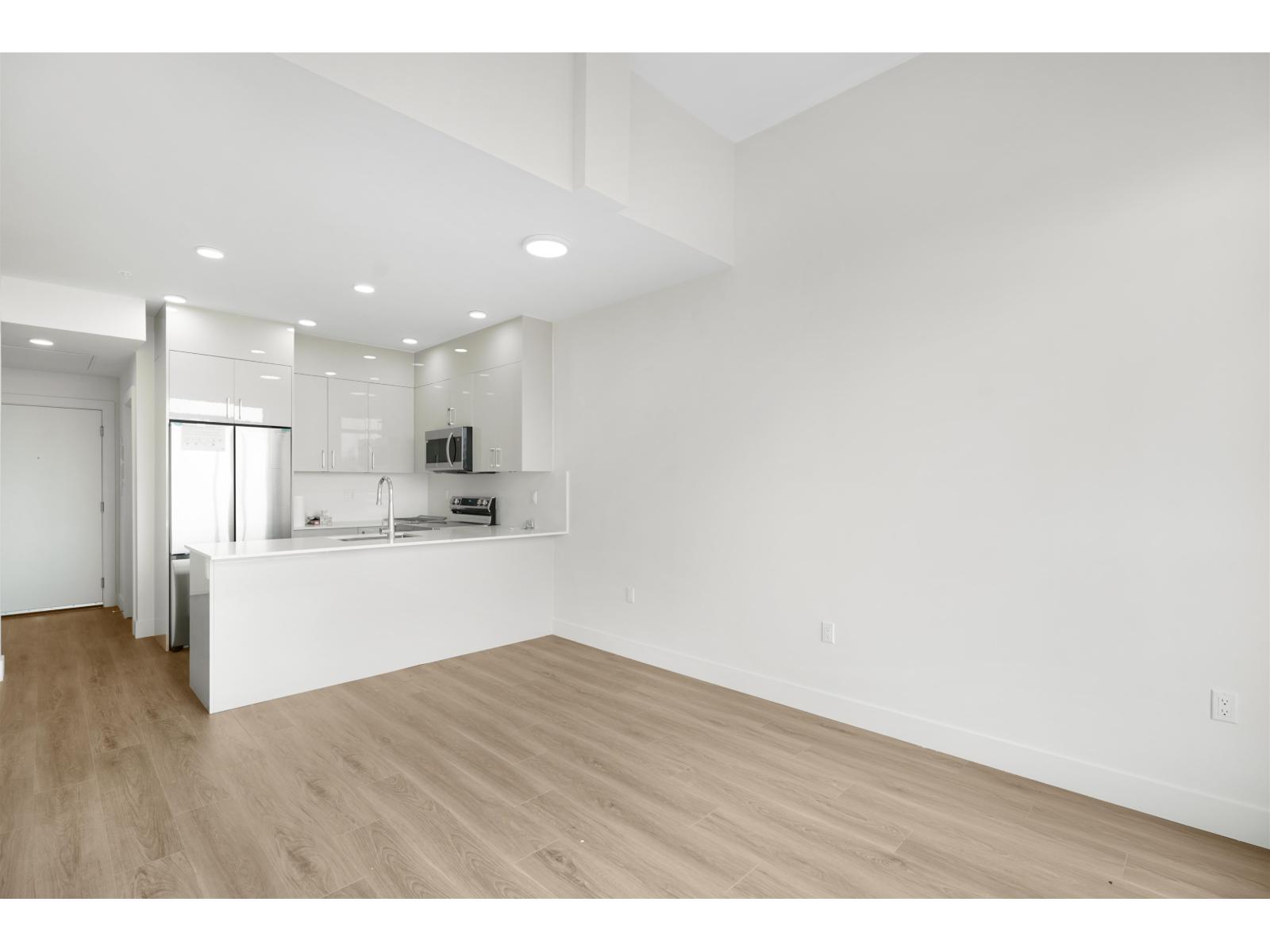 609 15739 Fraser Highway Property Photo 1