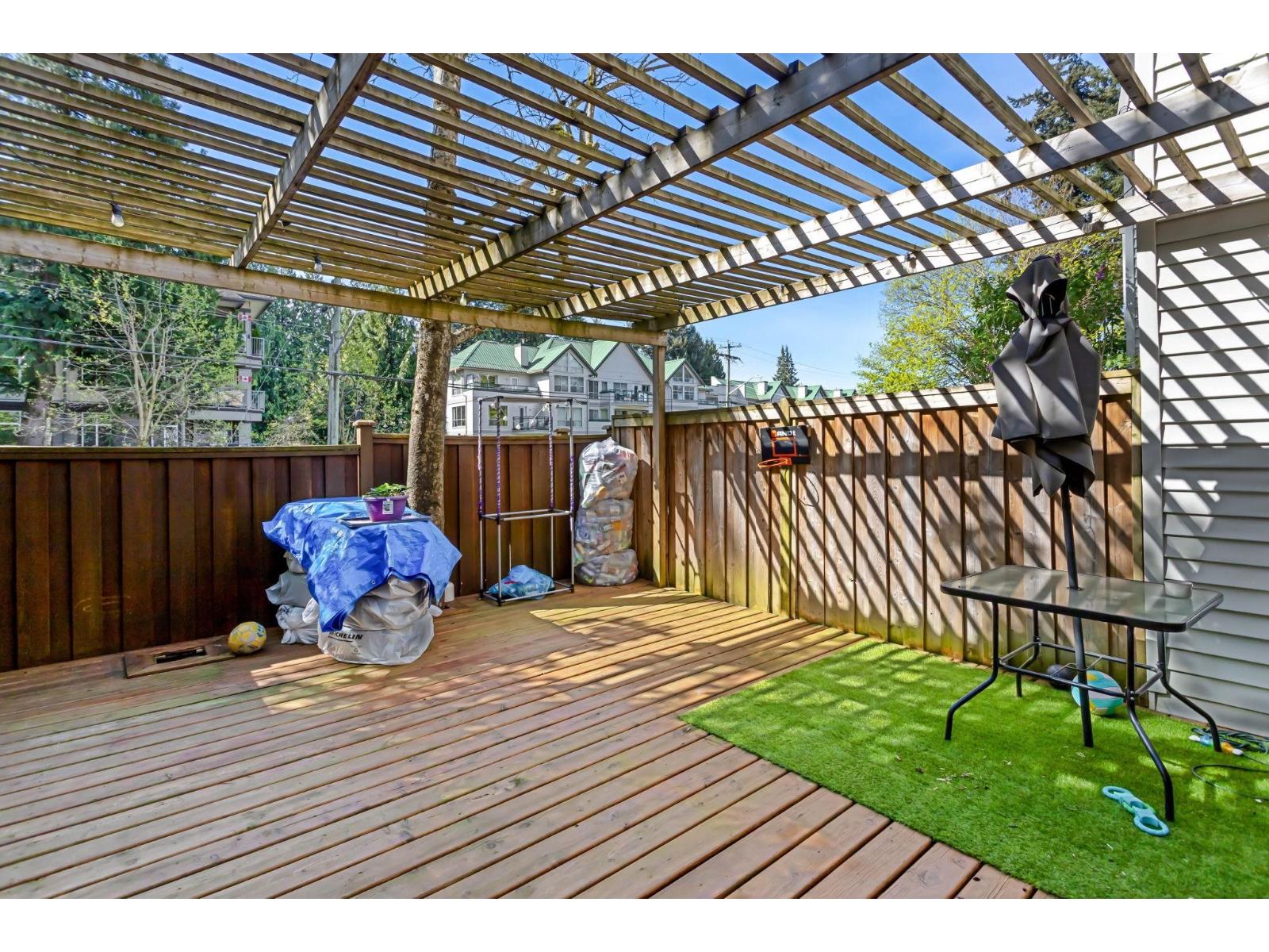 29 33293 E Bourquin Crescent Property Photo 23