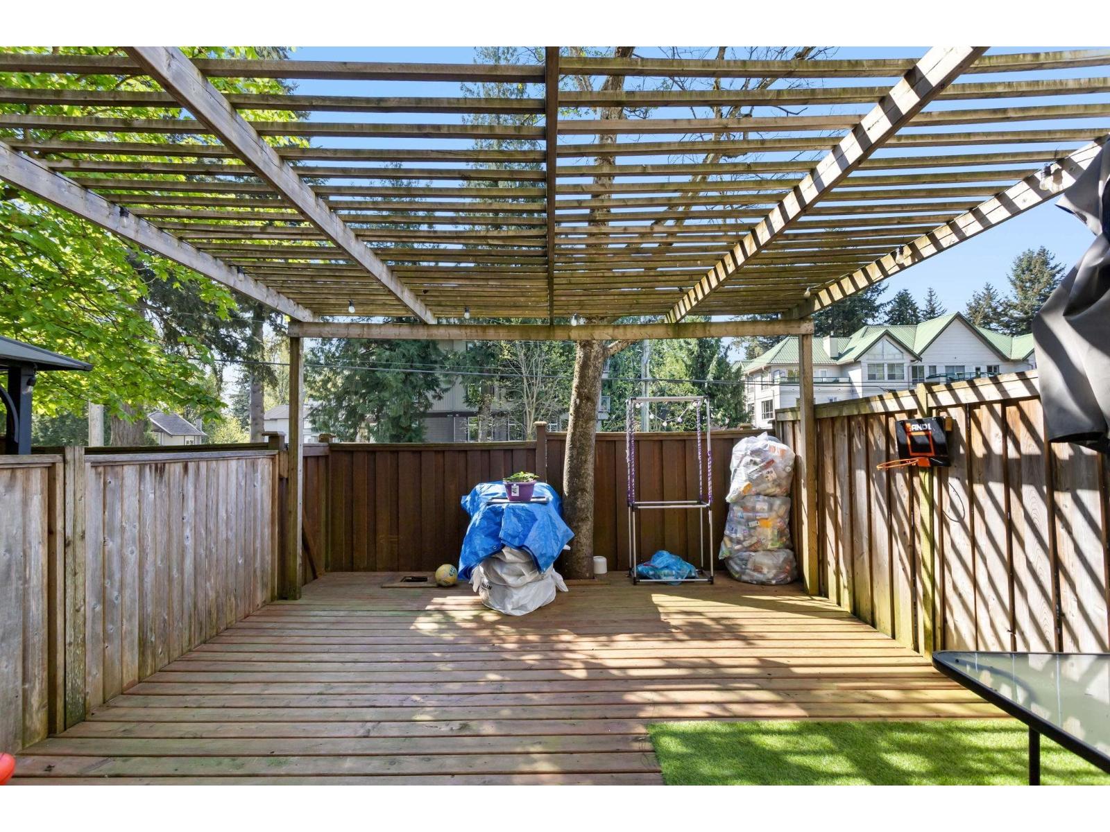29 33293 E Bourquin Crescent Property Photo 24