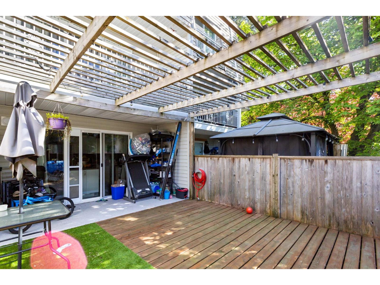 29 33293 E Bourquin Crescent Property Photo 25