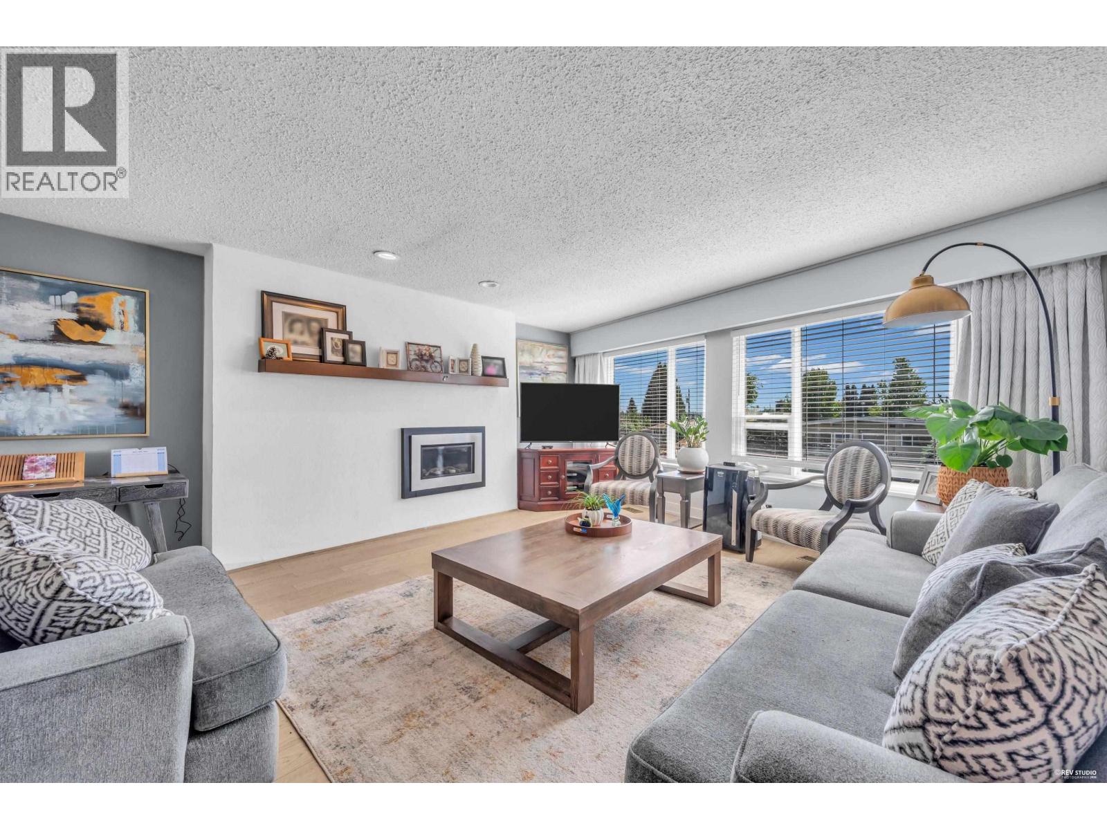 6655 - 6657 Aubrey Street Property Photo 9