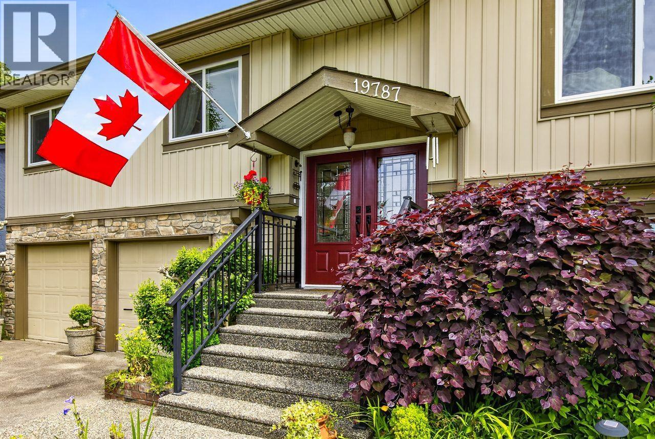 19787 116a Avenue Property Photo 2