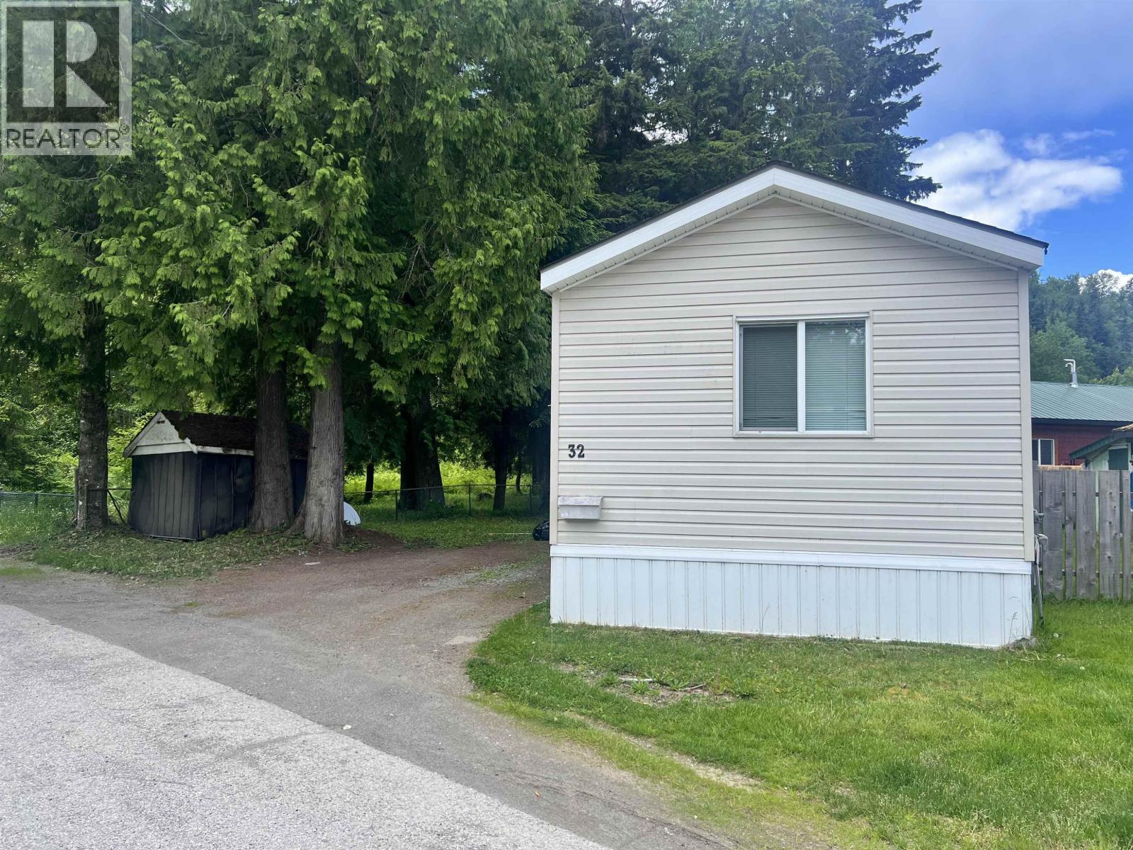 32 4619 Lowrie Avenue Property Photo 3