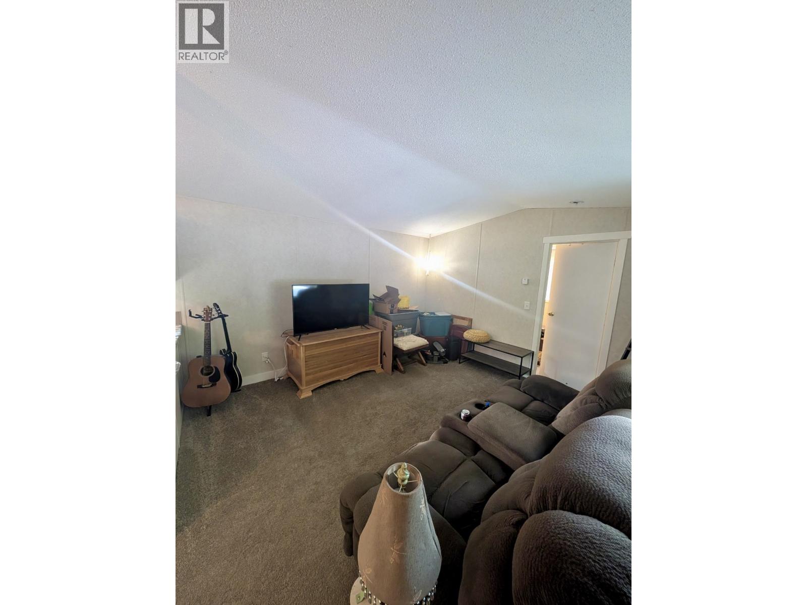 32 4619 Lowrie Avenue Property Photo 7