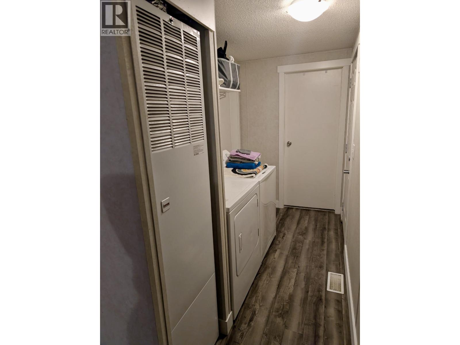 32 4619 Lowrie Avenue Property Photo 13