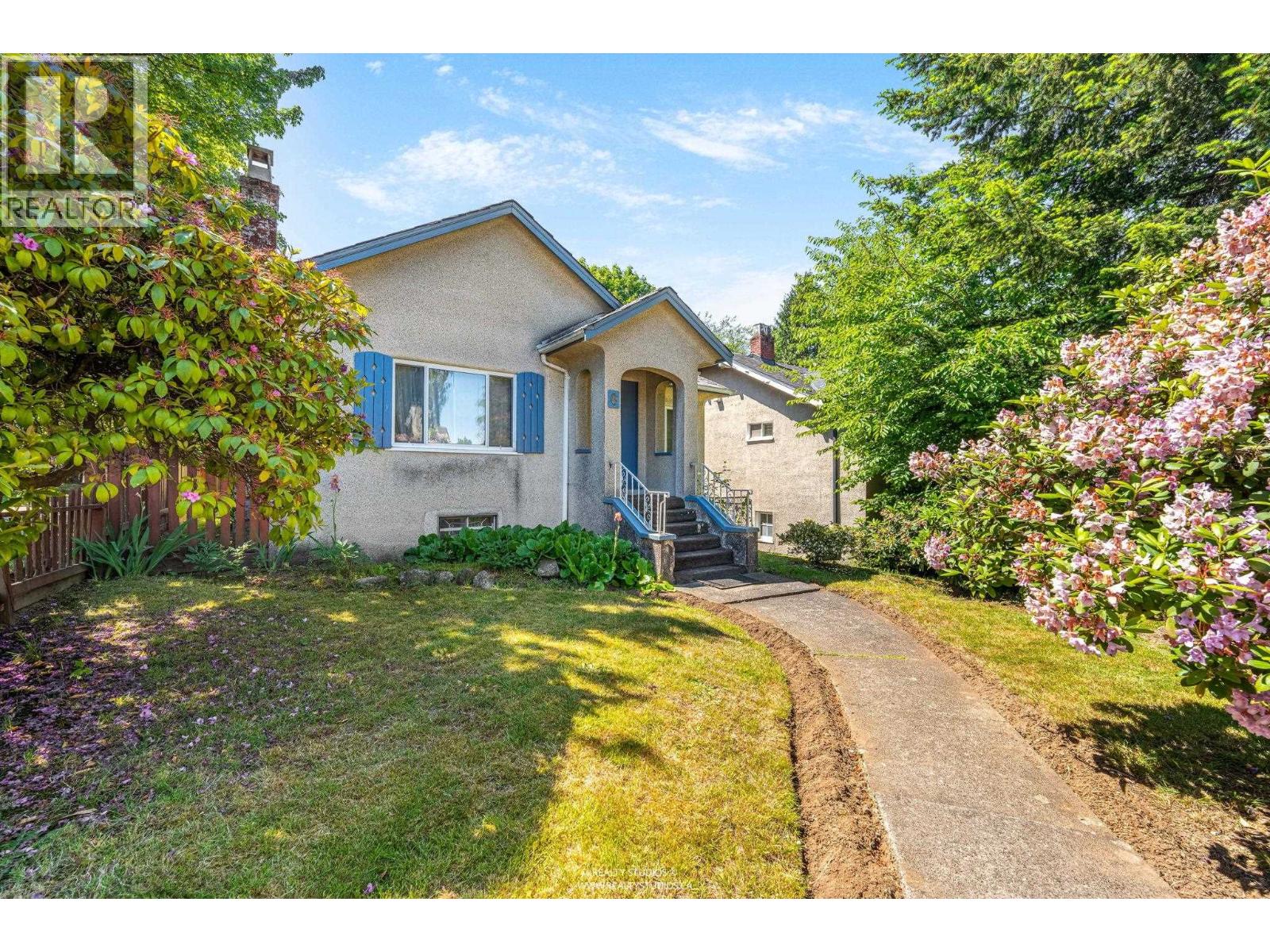 6 W King Edward Avenue Property Photo 3