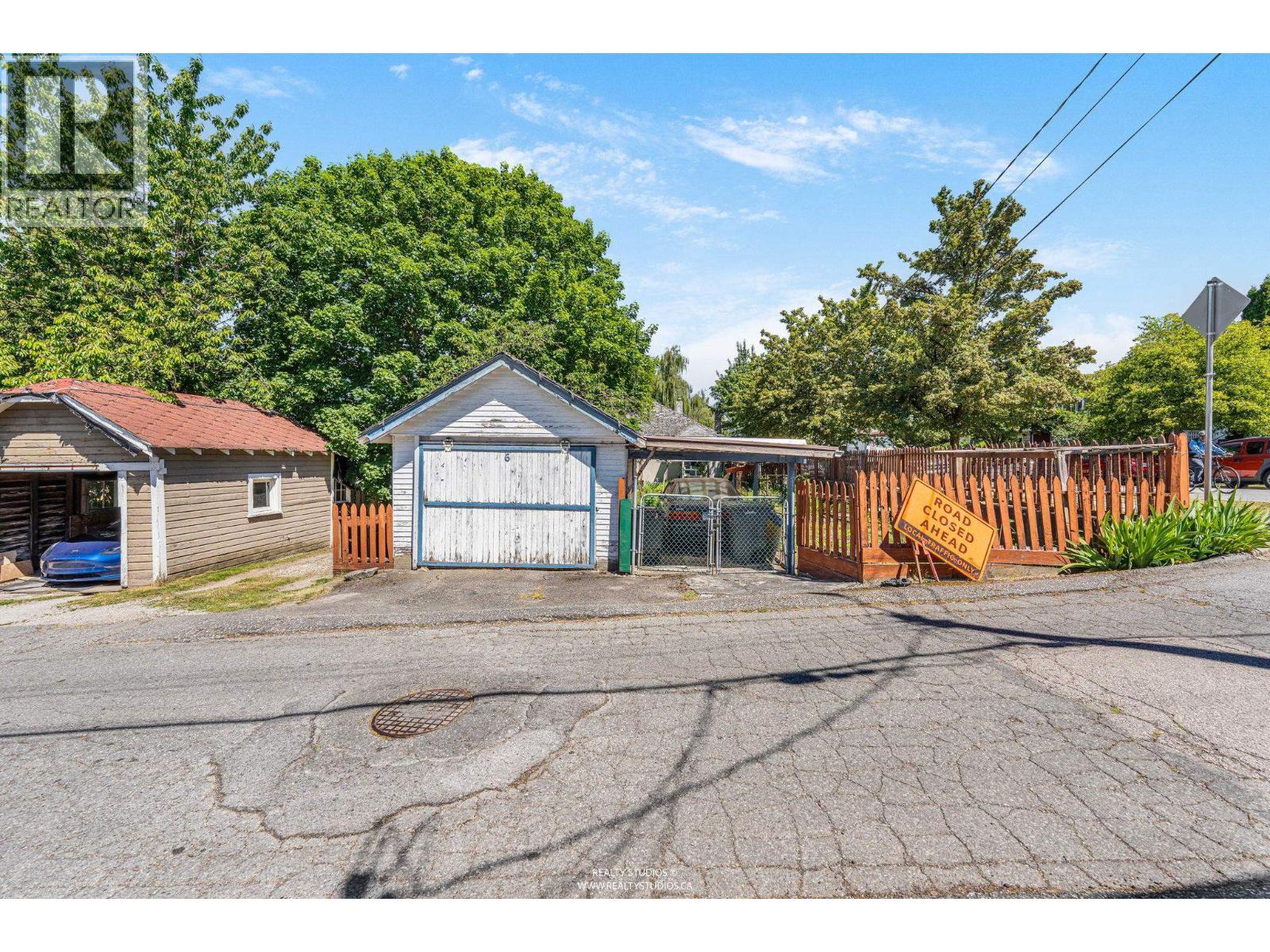 6 W King Edward Avenue Property Photo 6