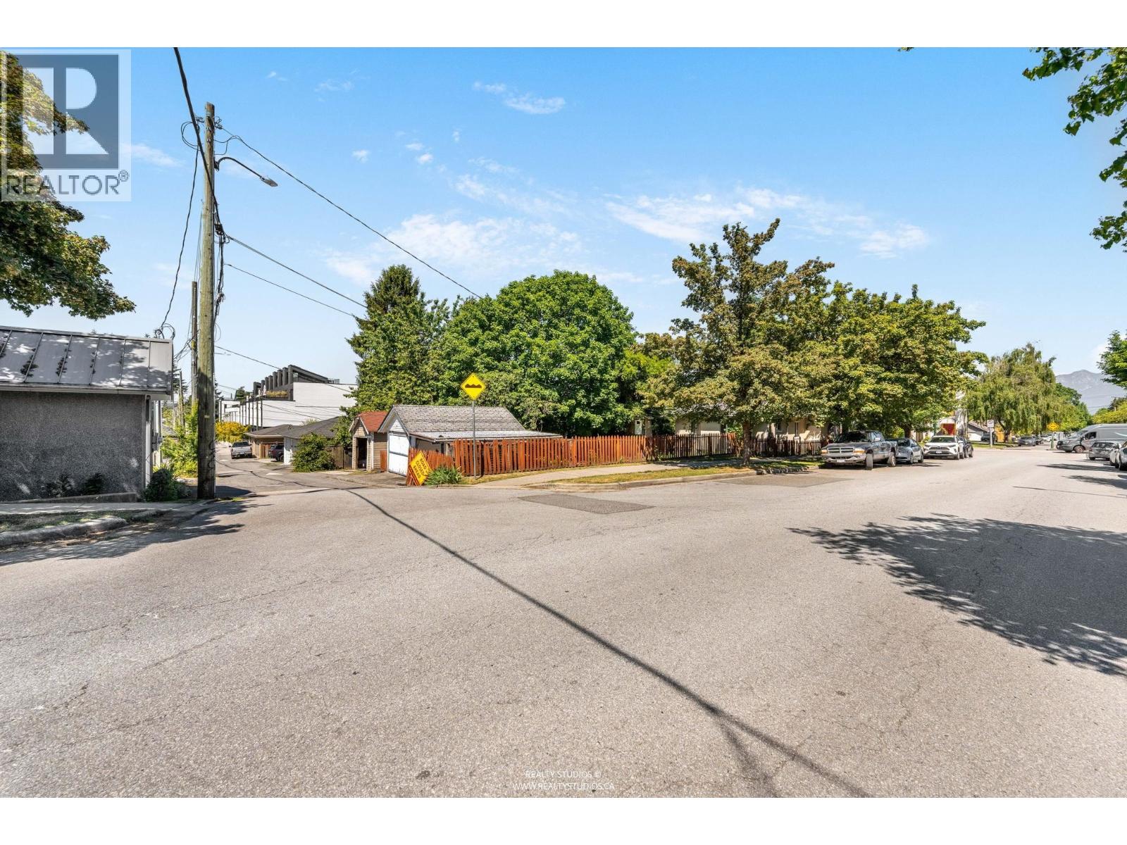6 W King Edward Avenue Property Photo 10