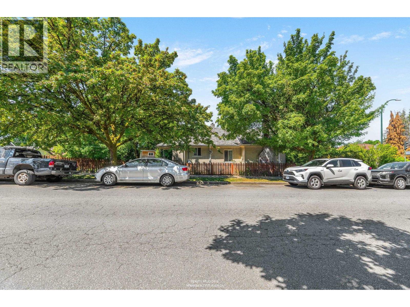 6 W King Edward Avenue Property Photo 11