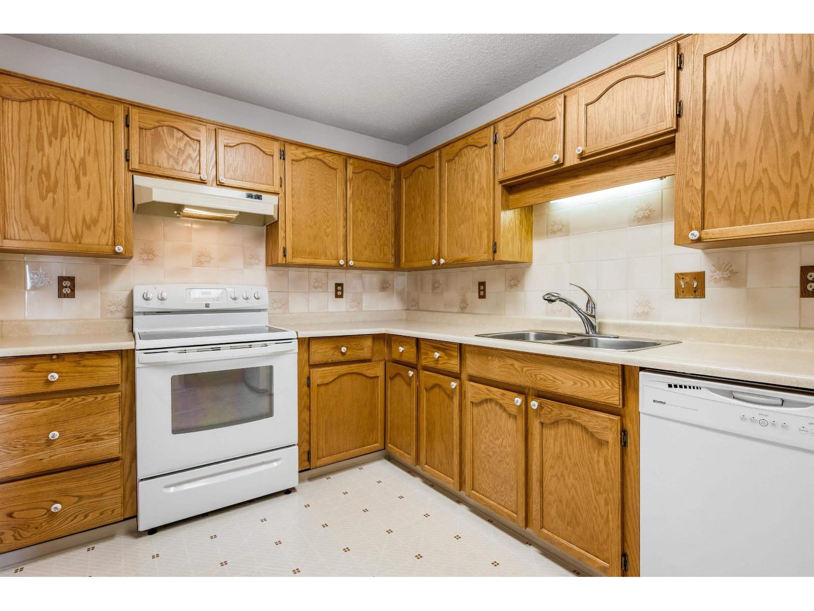 320 31850 Union Avenue Property Photo 11