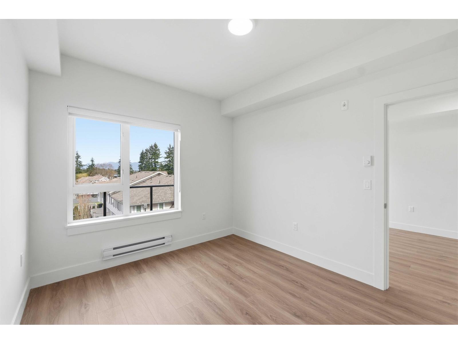 414 15739 Fraser Highway Property Photo 7