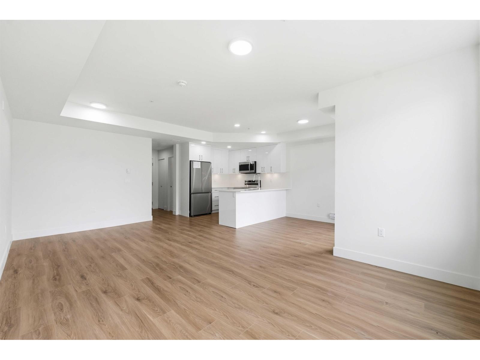 112 15739 Fraser Highway Property Photo 13