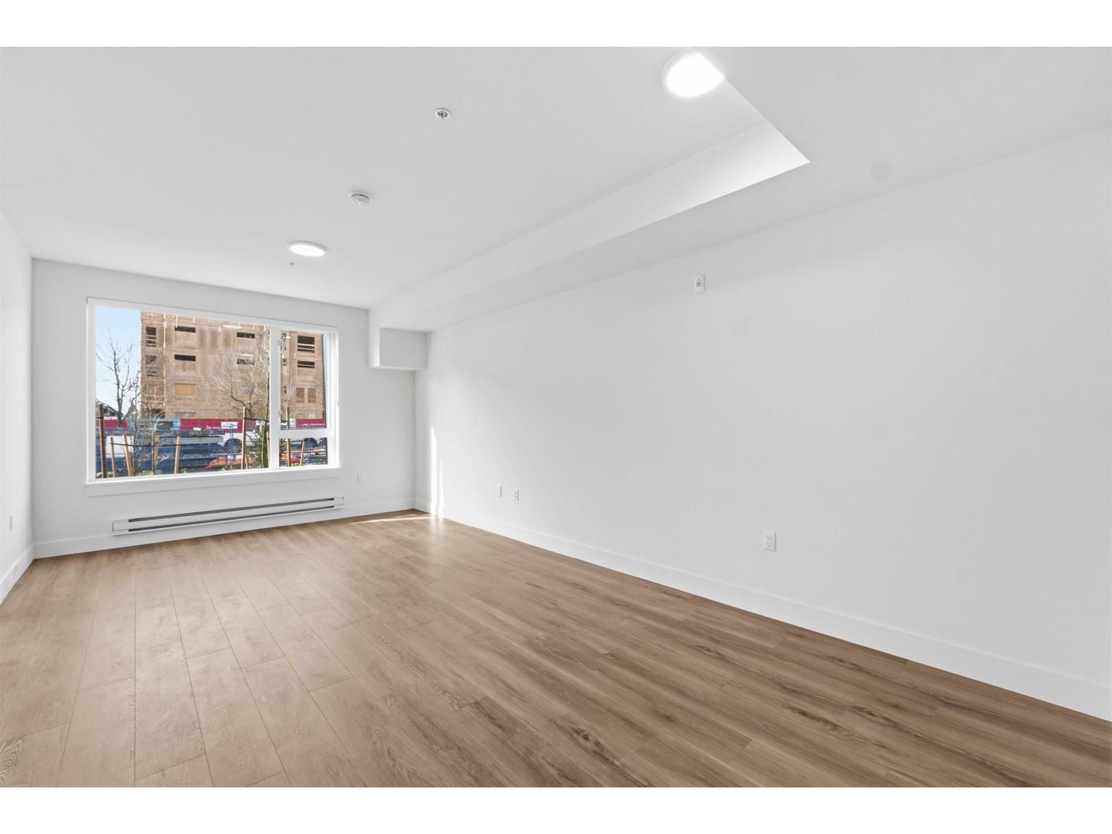 112 15739 Fraser Highway Property Photo 14