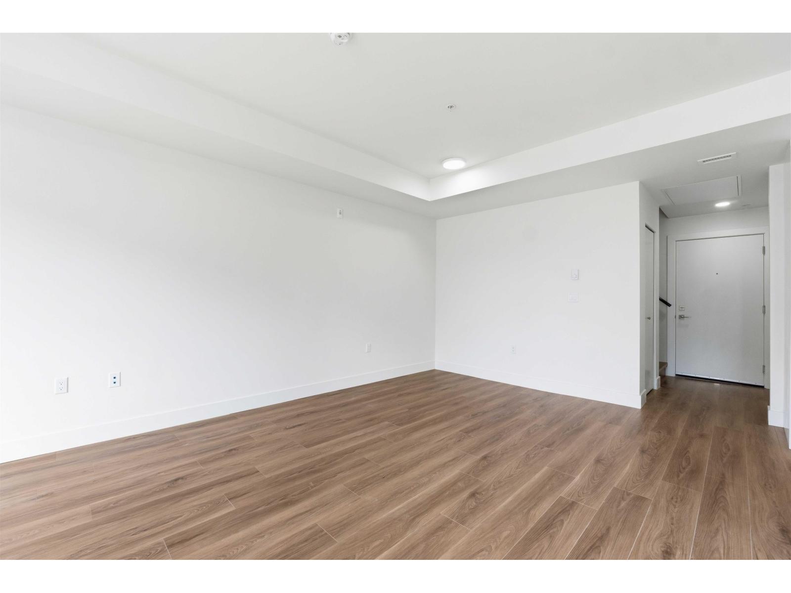 112 15739 Fraser Highway Property Photo 21