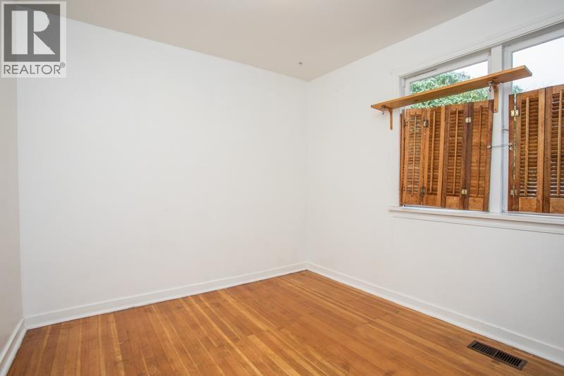 11 Hythe Avenue Property Photo 30