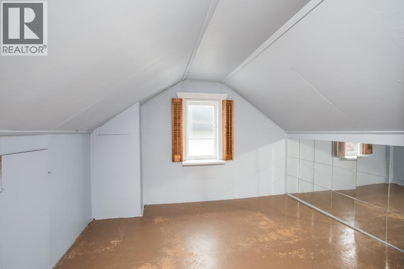 11 Hythe Avenue Property Photo 31