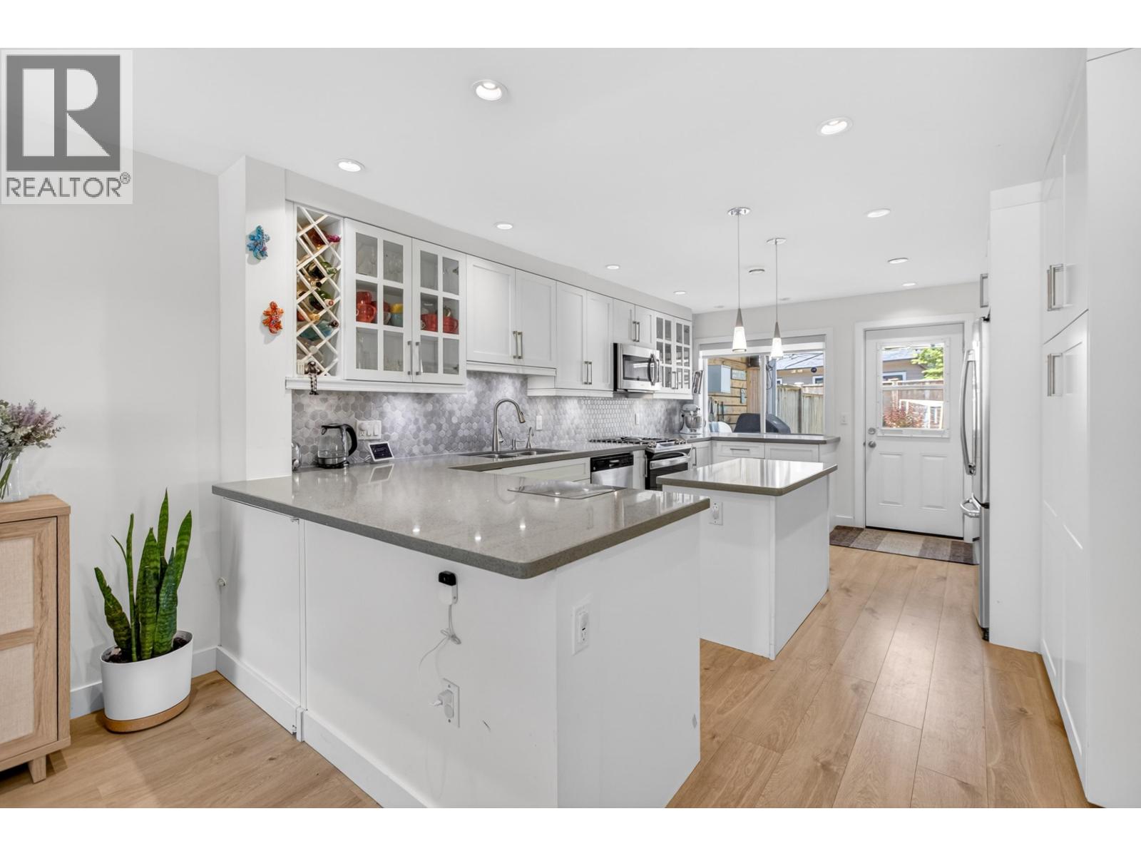 9851 Swansea Drive Property Photo 14