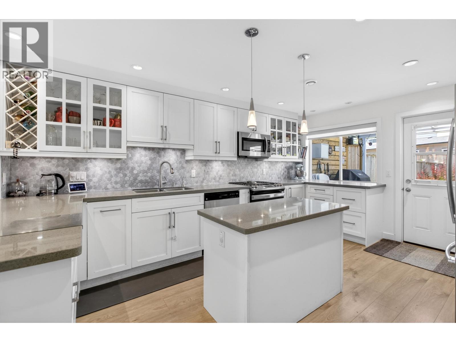 9851 Swansea Drive Property Photo 16