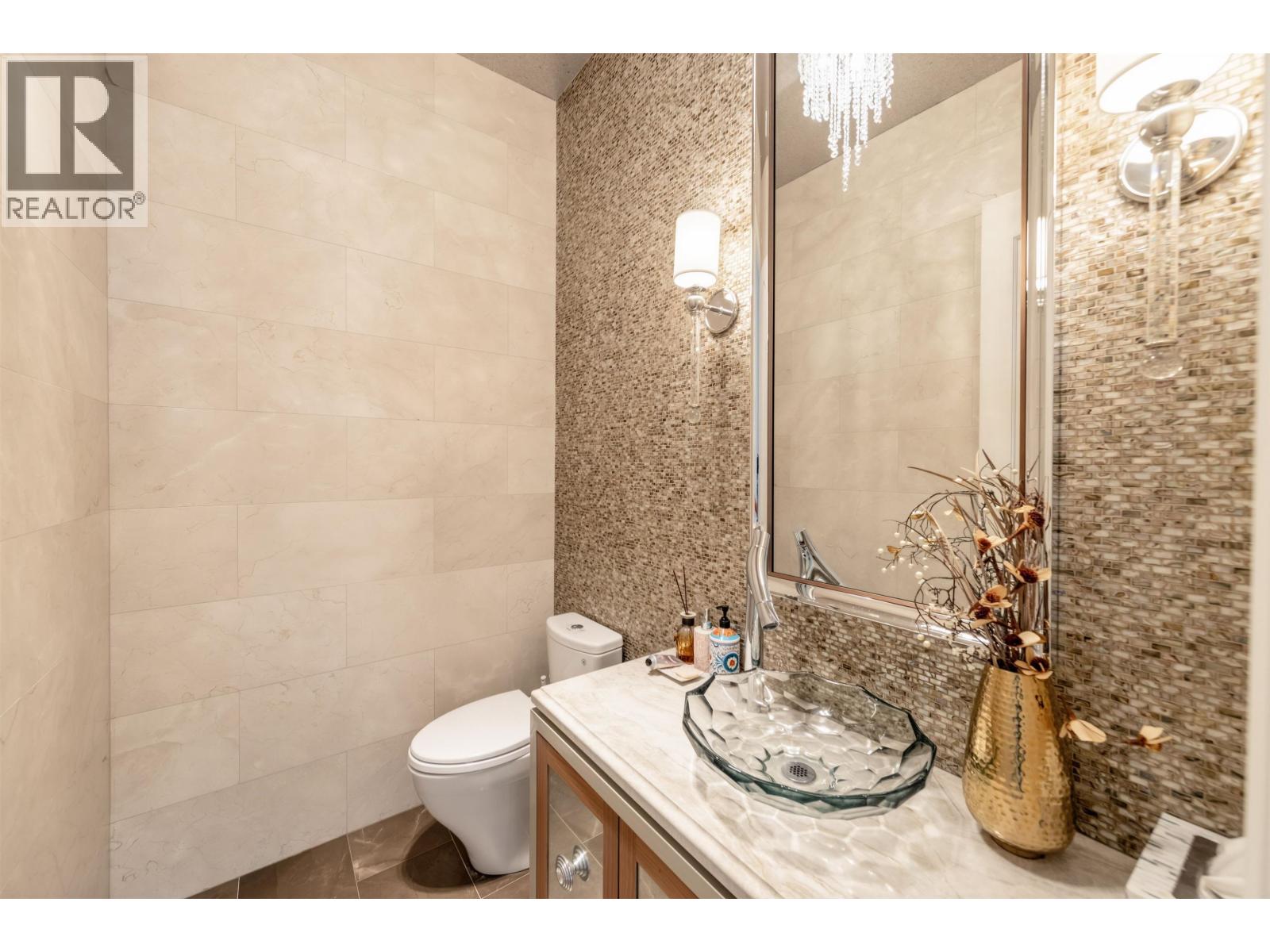 3640 Lamond Avenue Property Photo 10