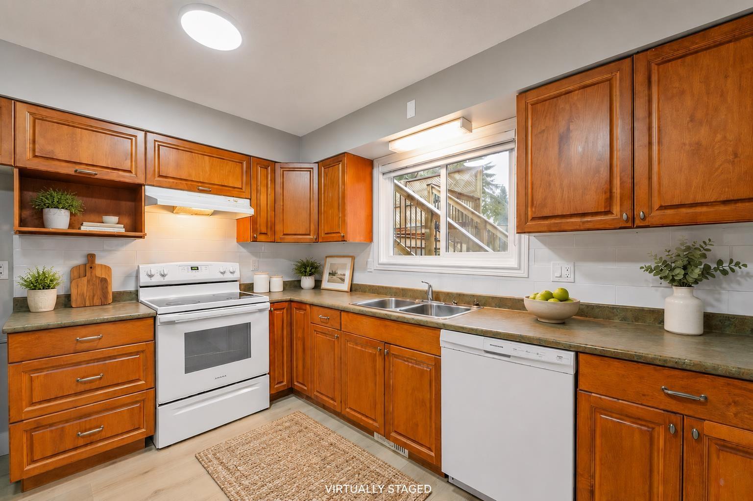 8024 CEDAR STREET Property Photo 1