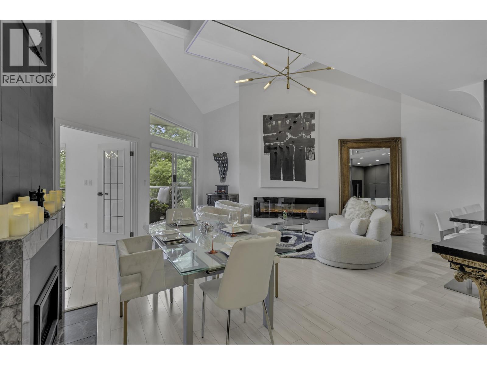1306 33 Chesterfield Place Property Photo 3