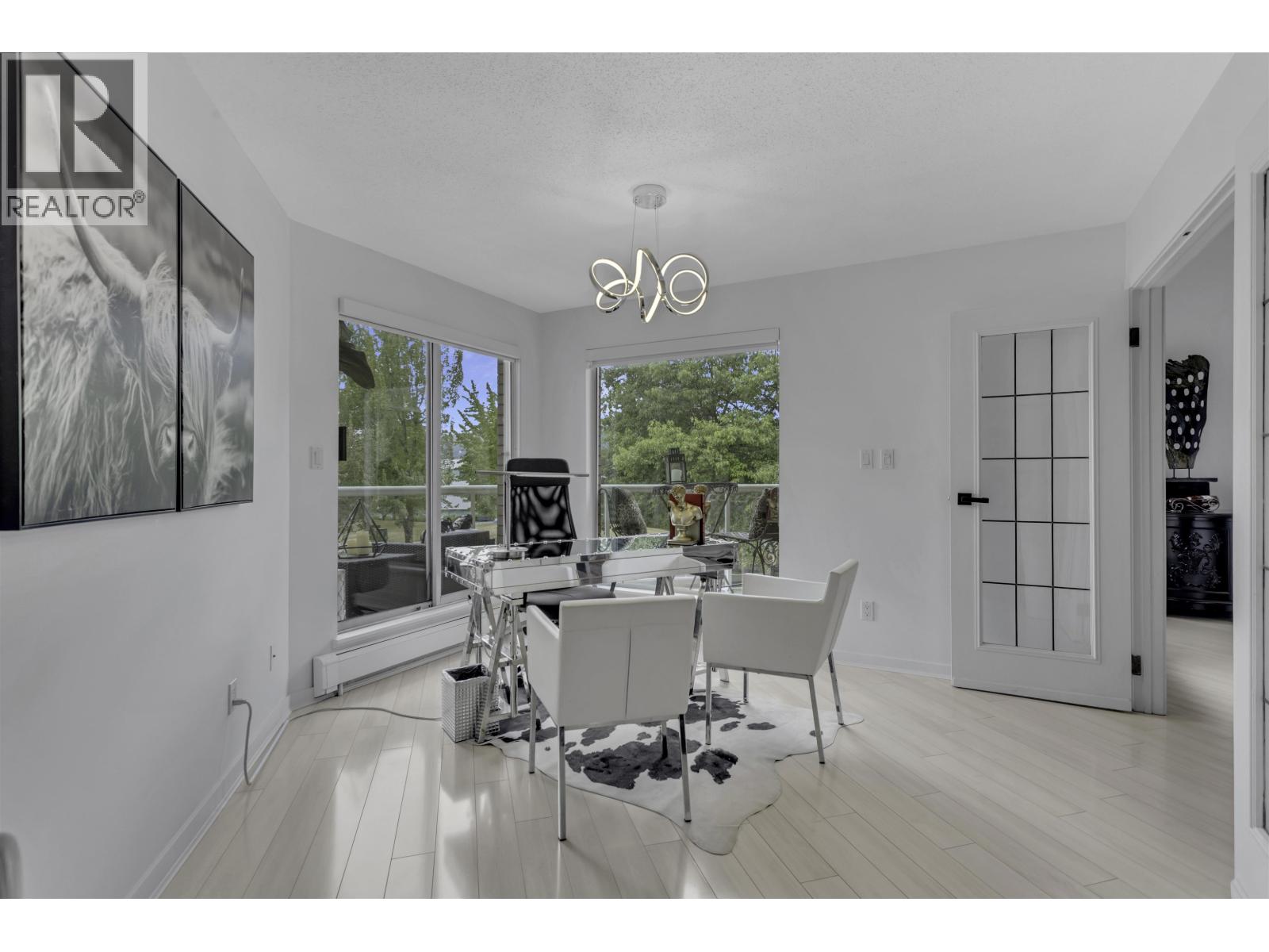 1306 33 Chesterfield Place Property Photo 18