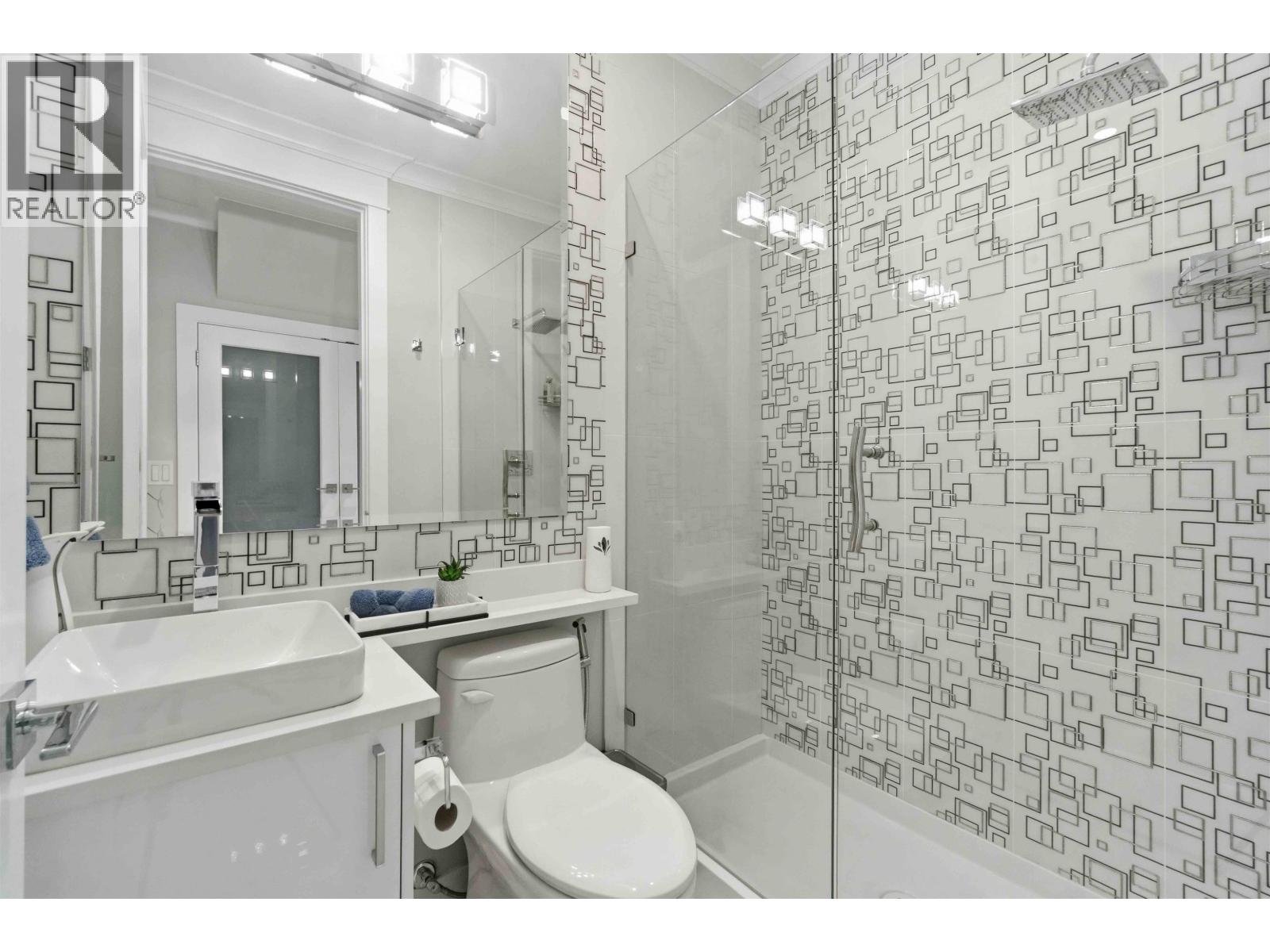 1842 E 64th Avenue Property Photo 12
