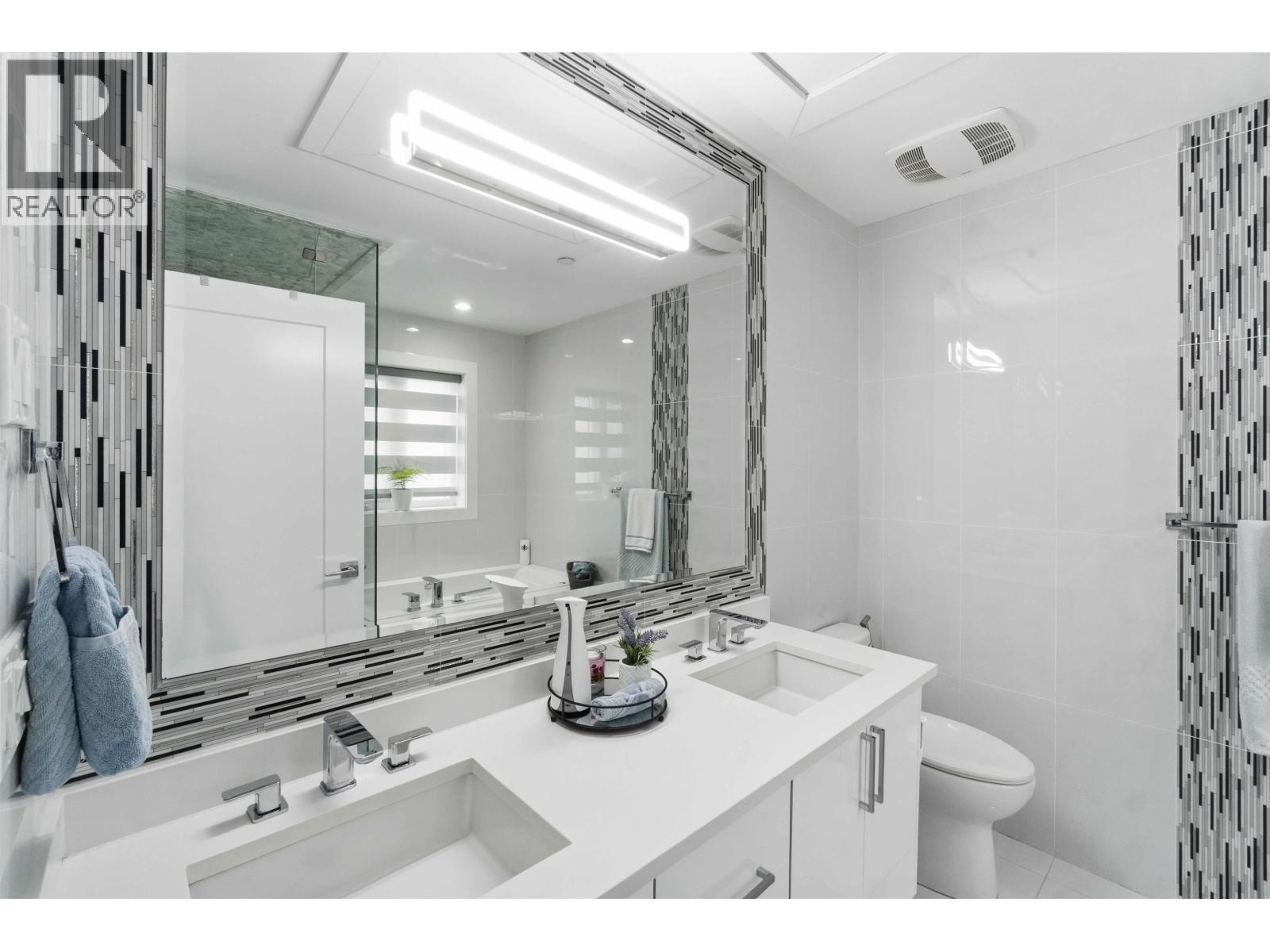 1842 E 64th Avenue Property Photo 17
