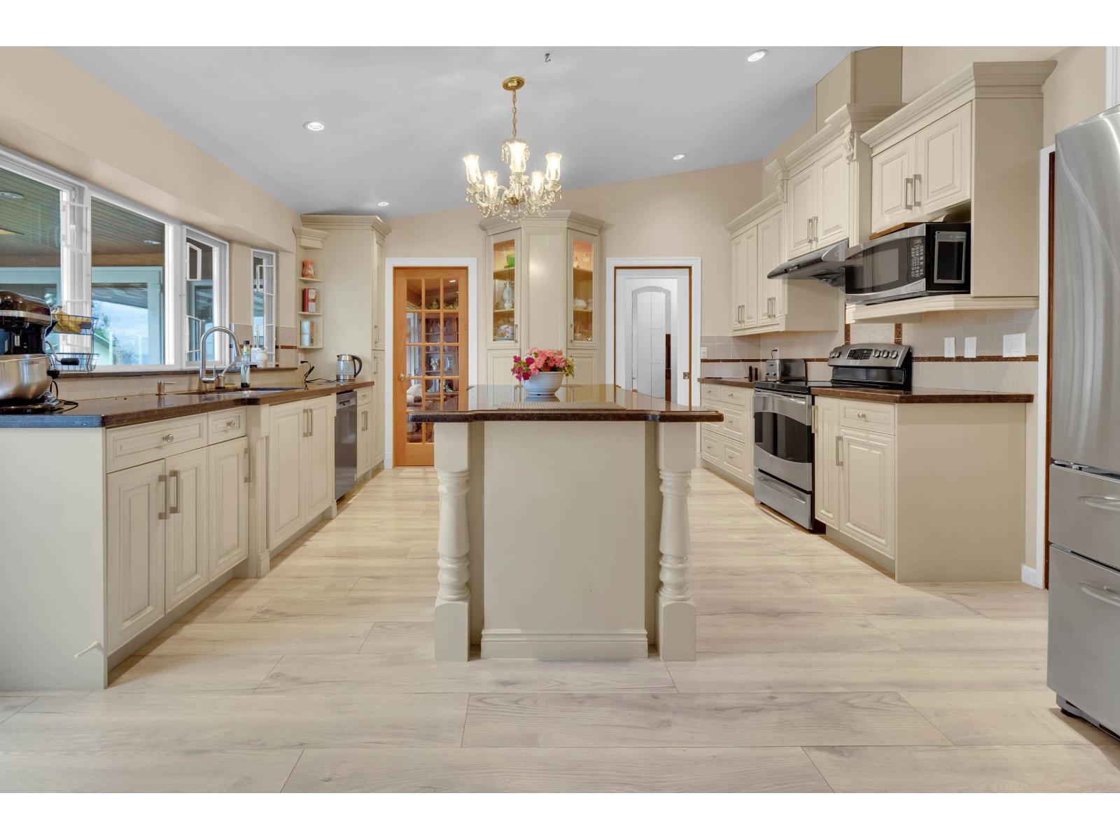 5625 132 Street Property Photo 19