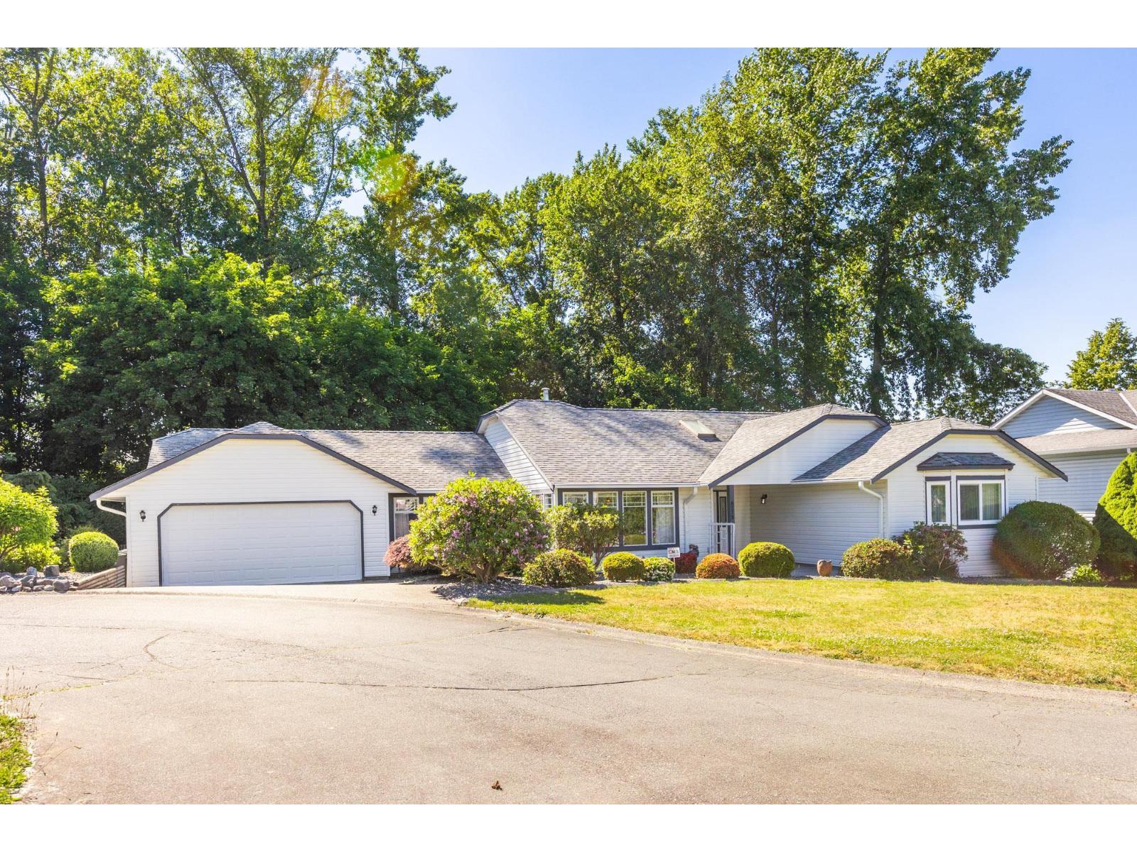 6279 171 Street Property Photo 1