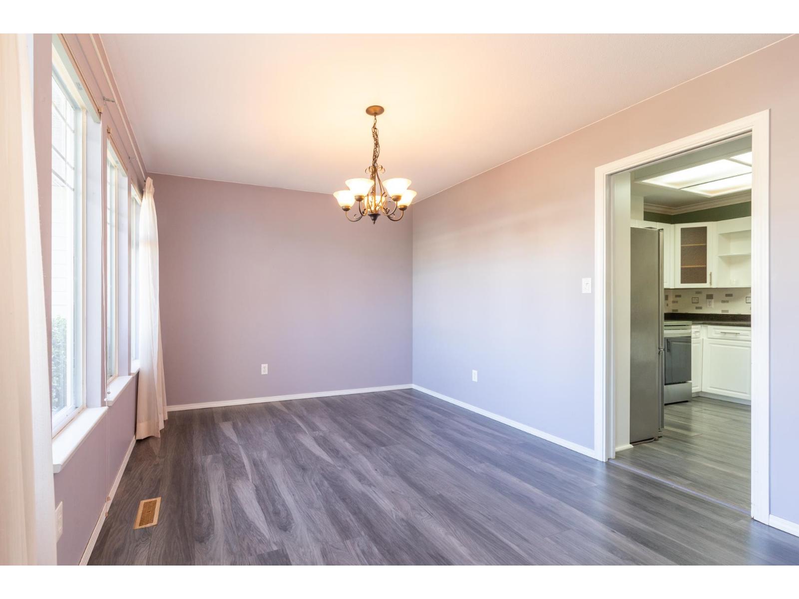 6279 171 Street Property Photo 7