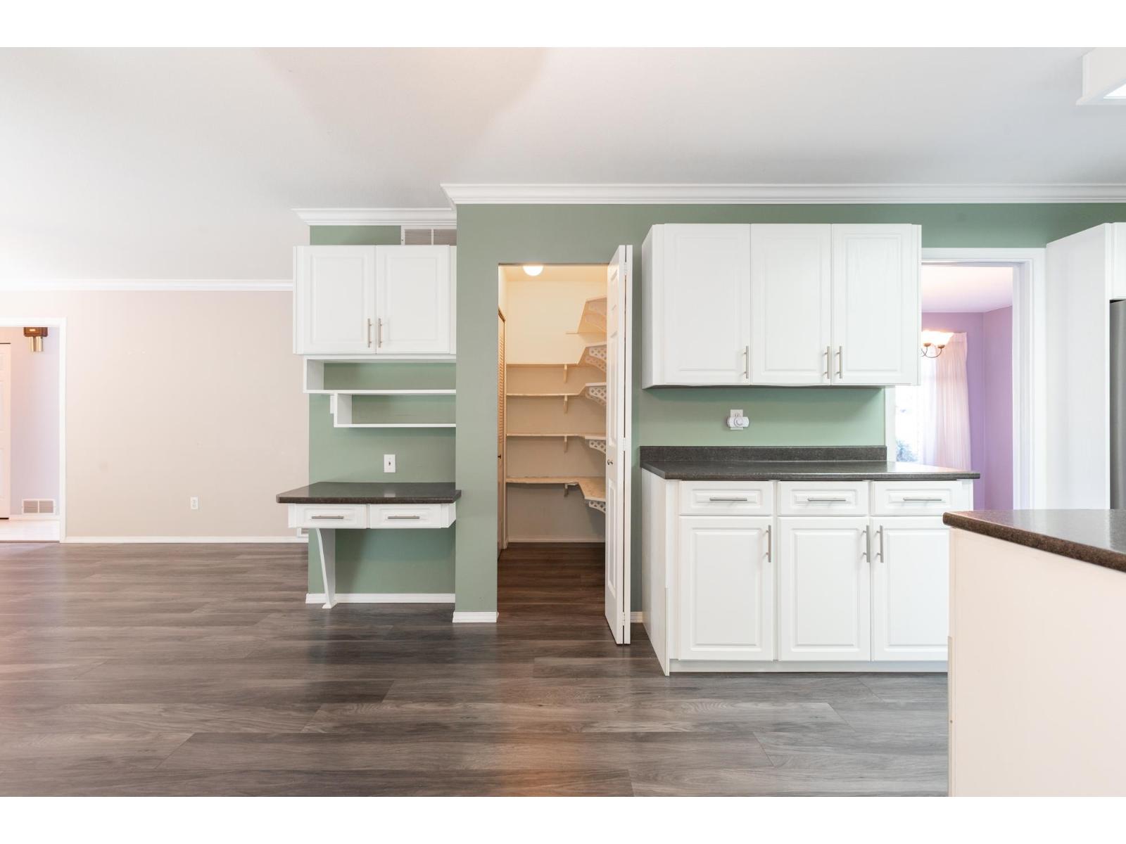 6279 171 Street Property Photo 15