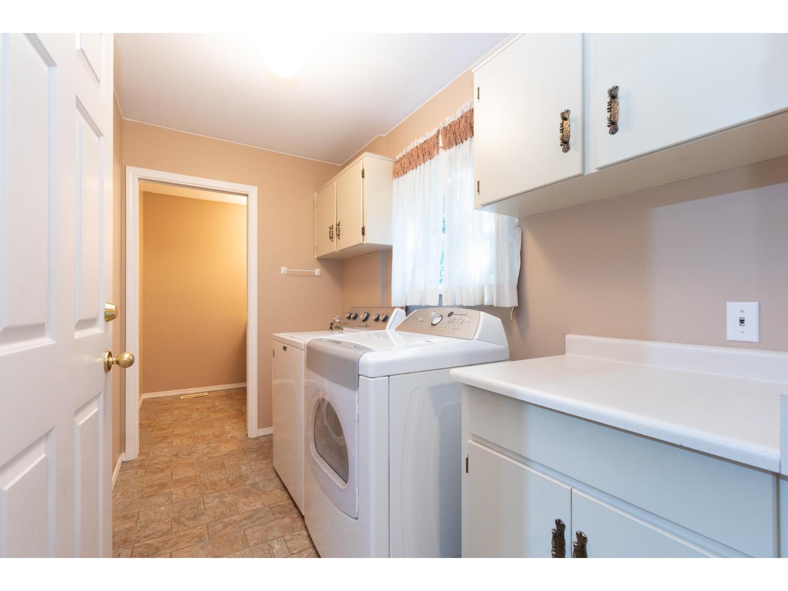 6279 171 Street Property Photo 19