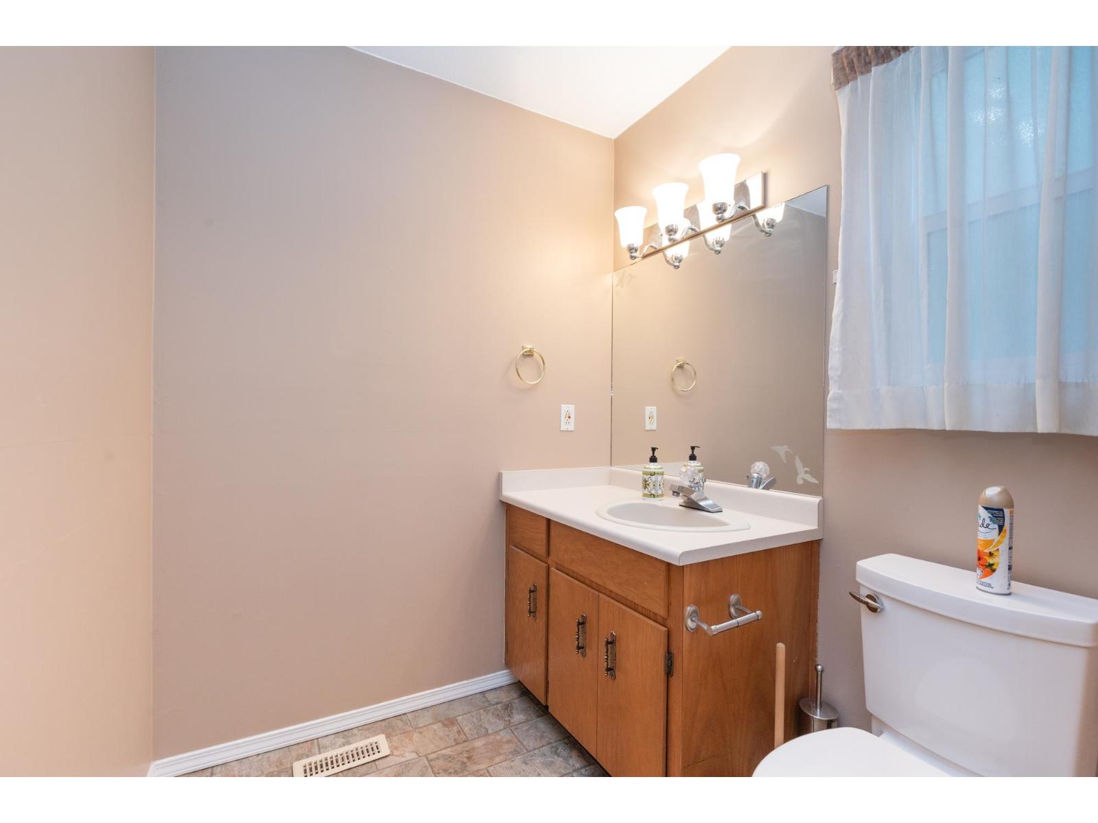 6279 171 Street Property Photo 20