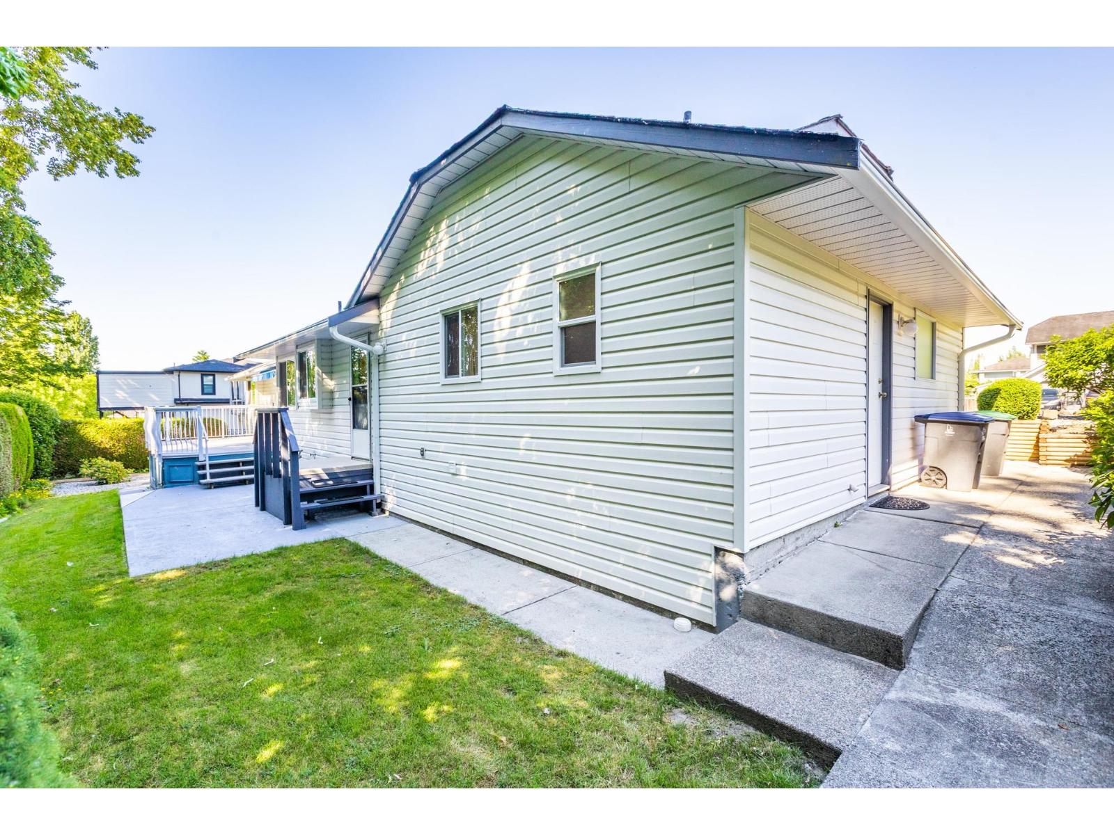 6279 171 Street Property Photo 37
