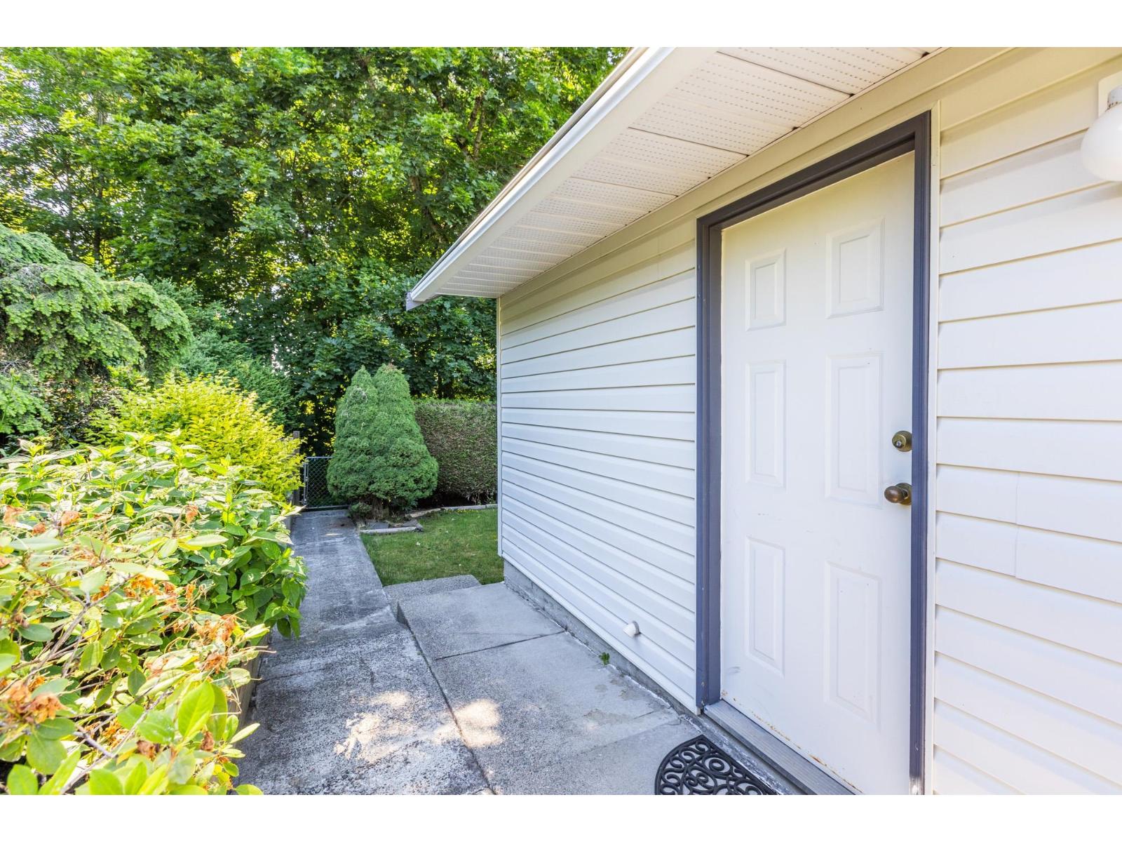 6279 171 Street Property Photo 38