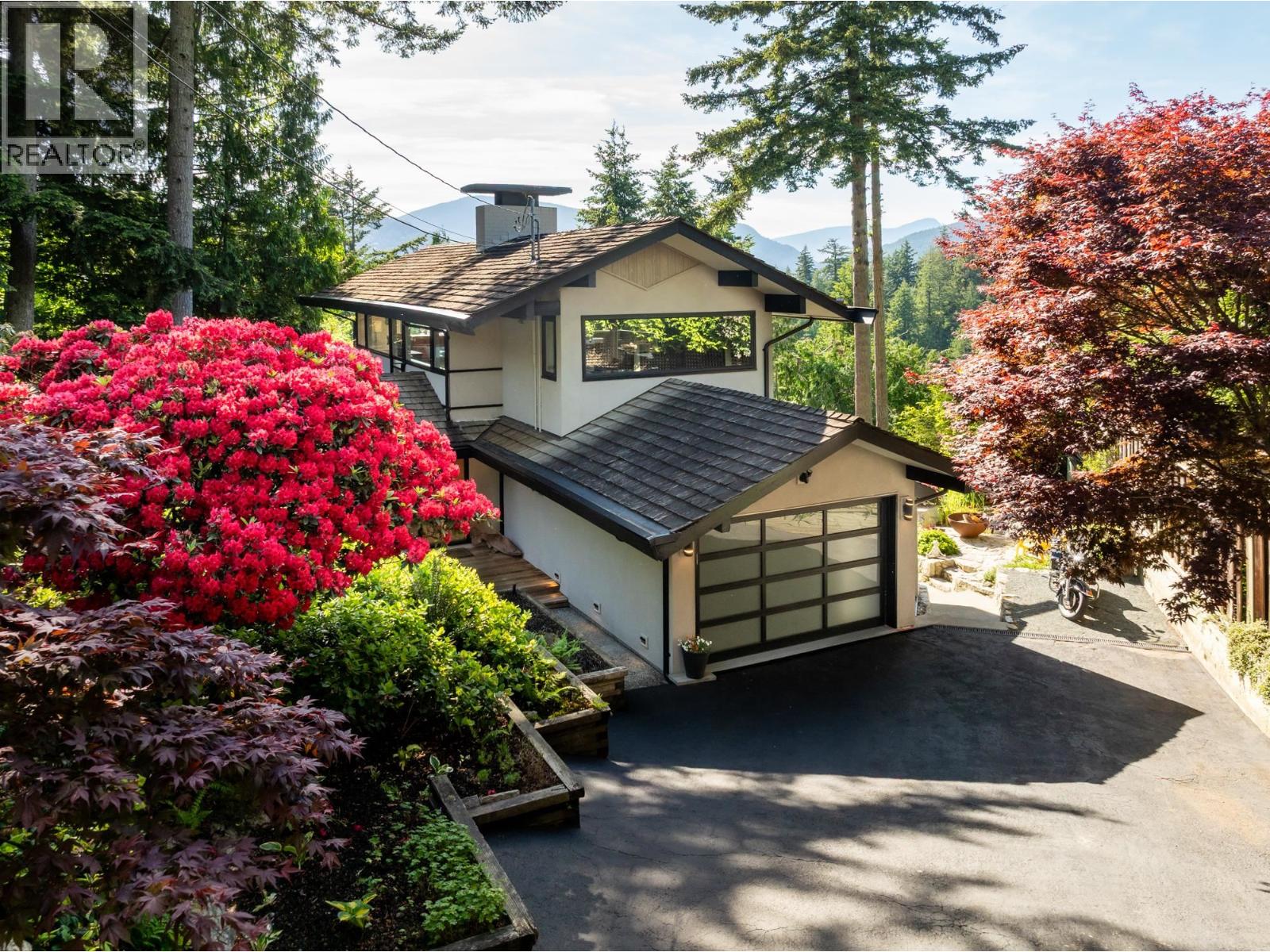 6485 Madrona Crescent Property Photo 1