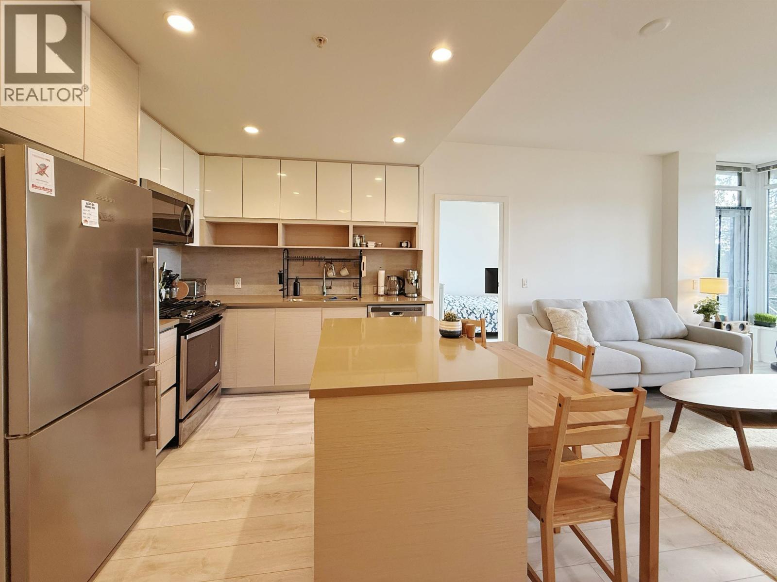105 8850 University Crescent Property Photo 2