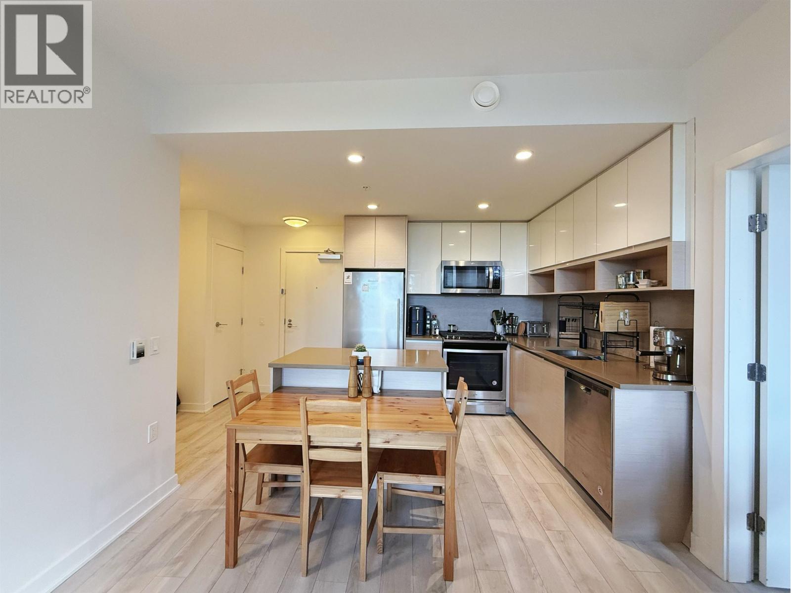 105 8850 University Crescent Property Photo 5