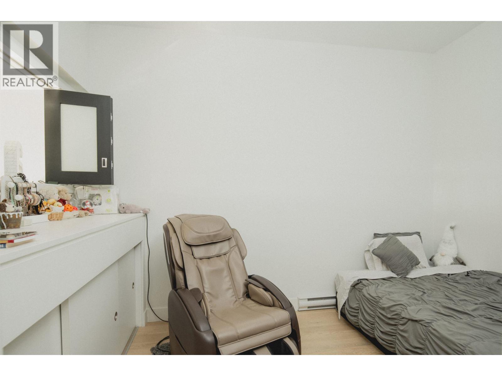303 220 Salter Street Property Photo 22