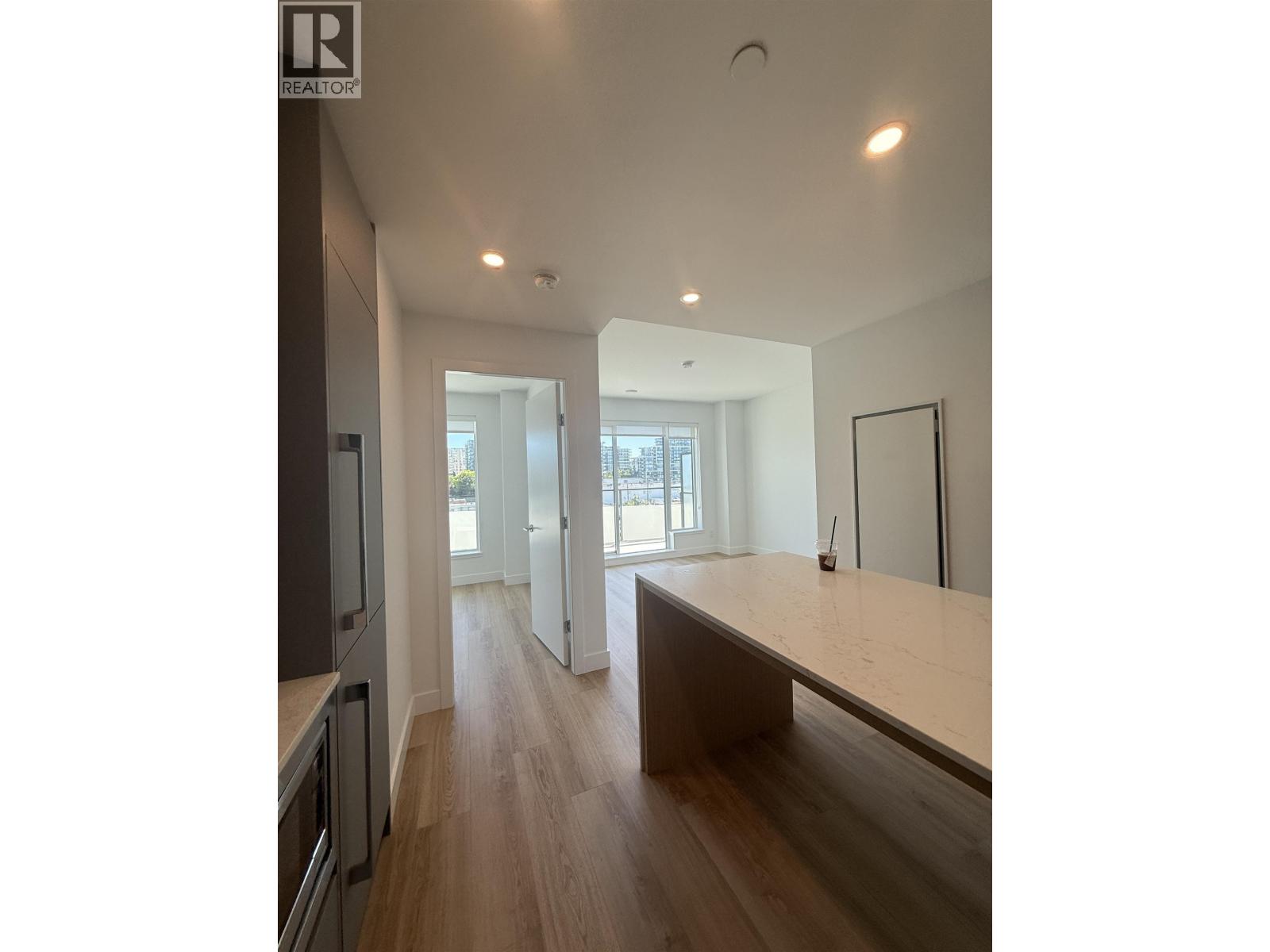 505 7977 Lansdowne Road Property Photo 4