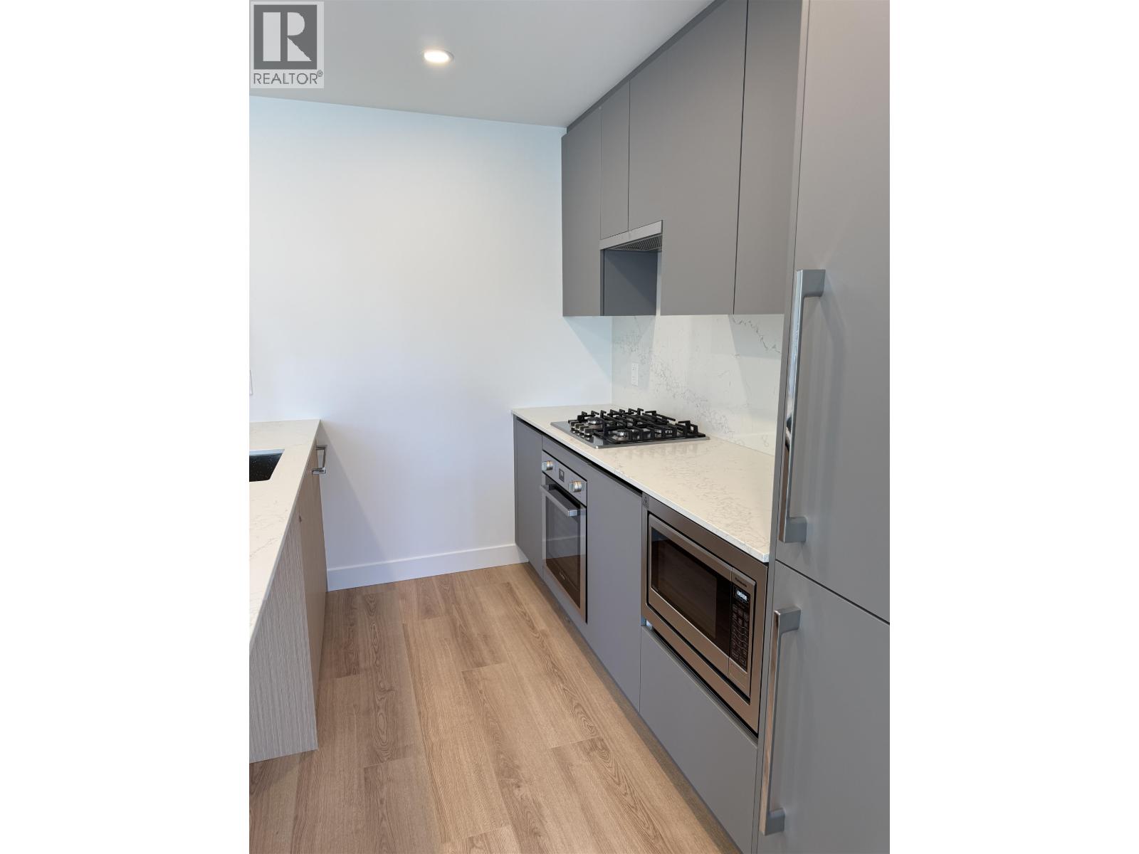 505 7977 Lansdowne Road Property Photo 5