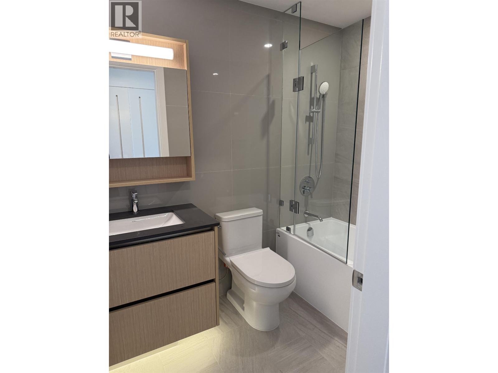 505 7977 Lansdowne Road Property Photo 8