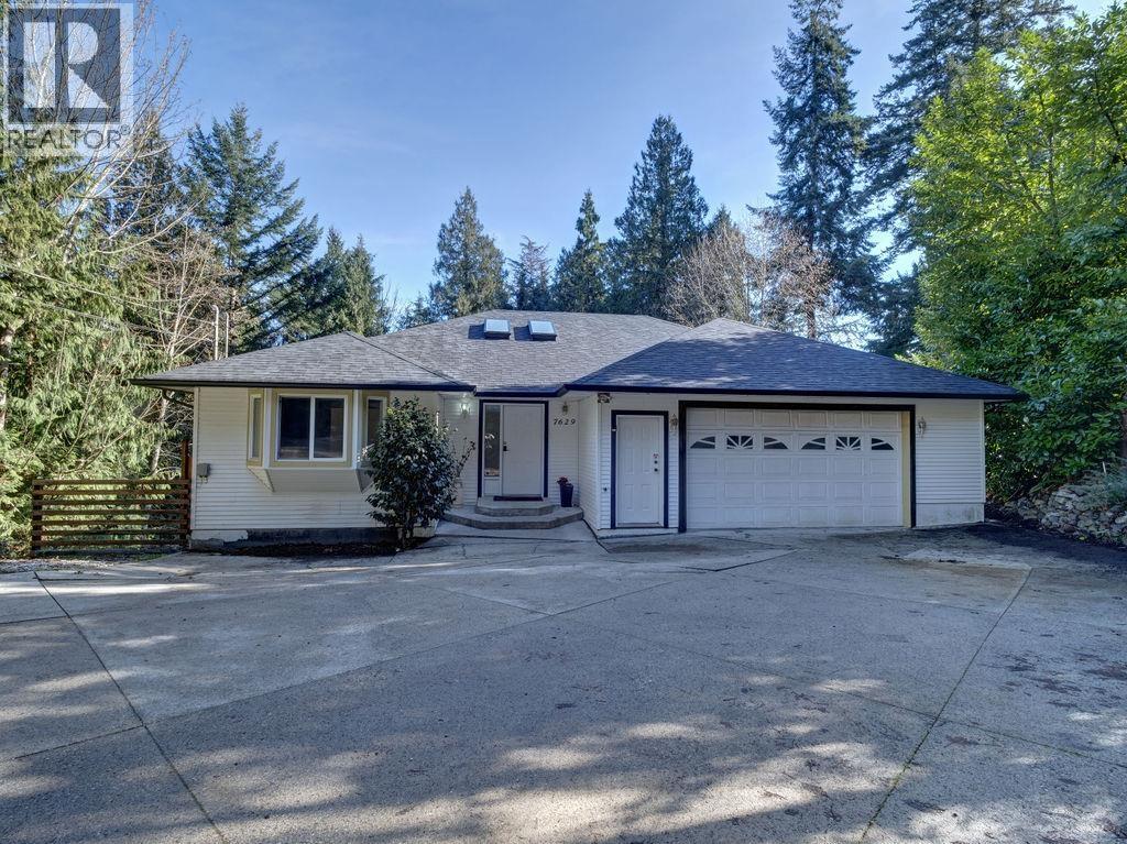 7629 REDROOFFS ROAD Property Photo 1