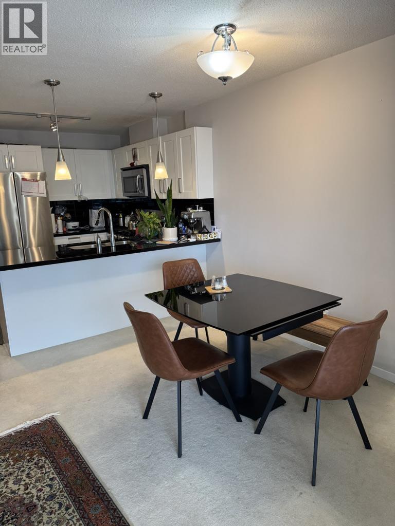 2506 2133 Douglas Road Property Photo 5