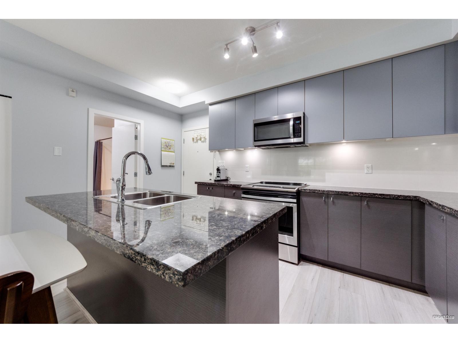 215 6440 194 Street Property Photo 3