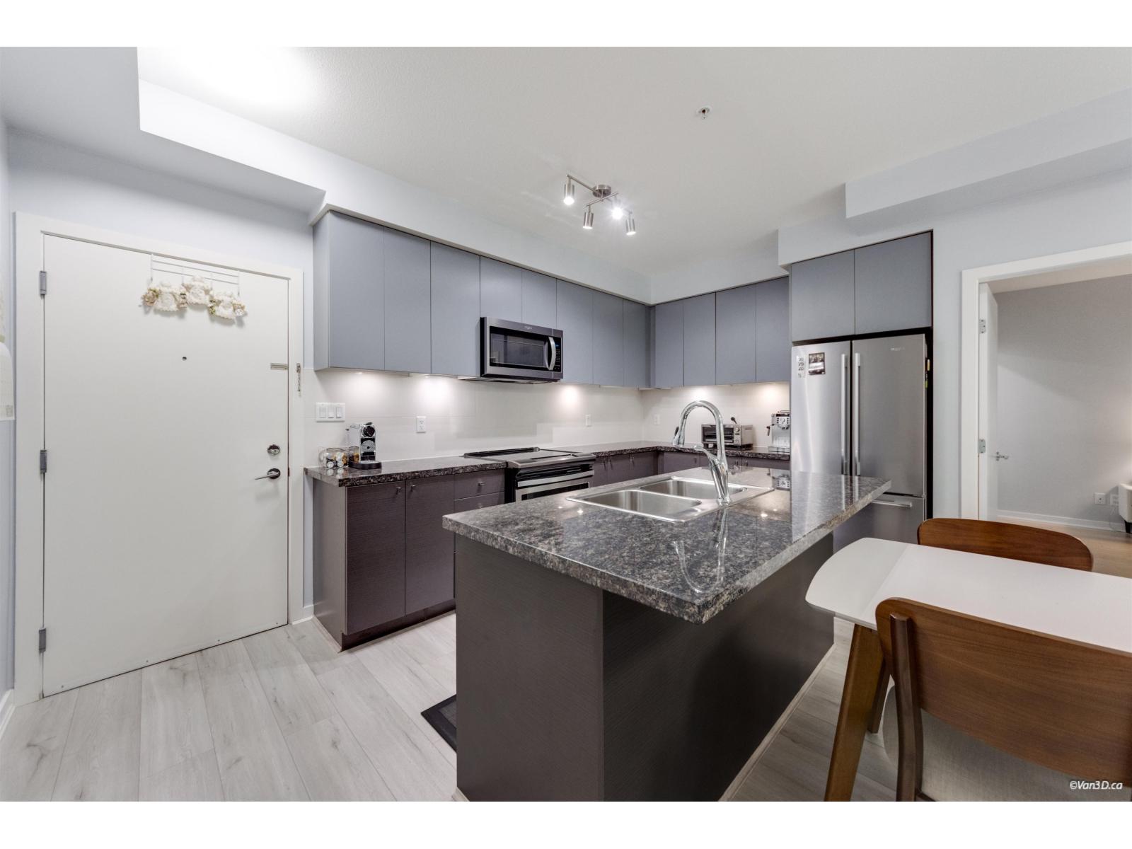215 6440 194 Street Property Photo 5