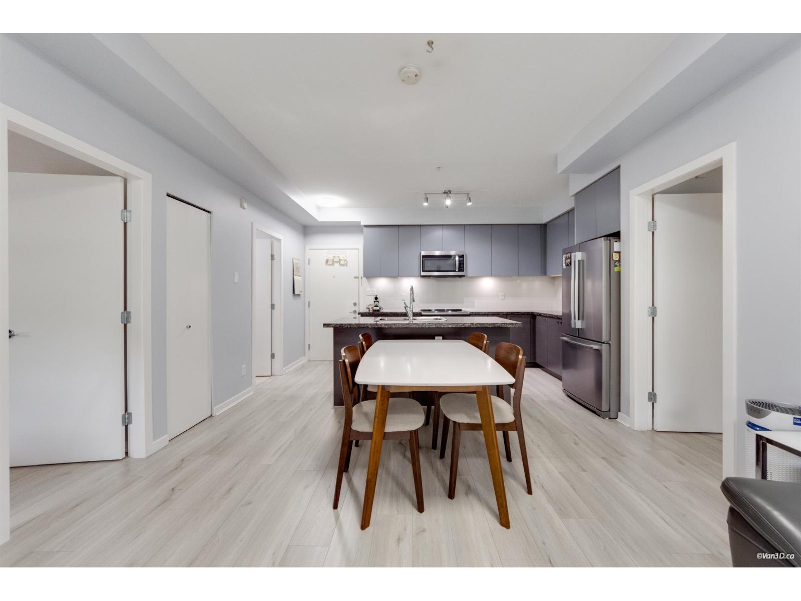 215 6440 194 Street Property Photo 6